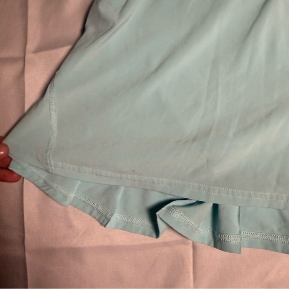 Lululemon Run: Pace Setter Skirt in Aquamarine, size 6 - Picture 4 of 9